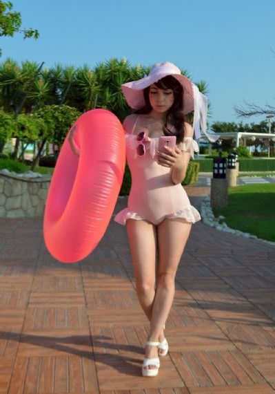 红色比基尼电影_DVD完整视频观看